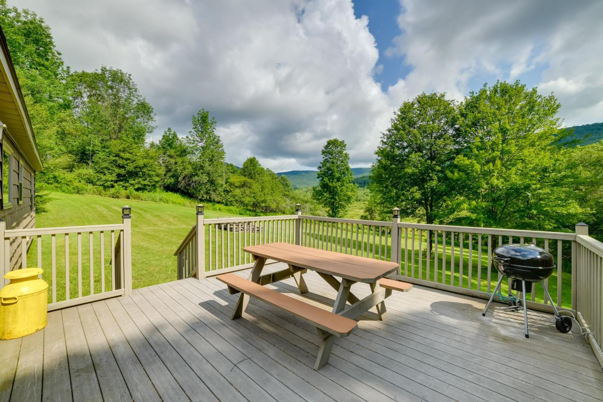 Quiet Catskills Getaway With Deck And Mtn Views New Kingston Zewnętrze zdjęcie