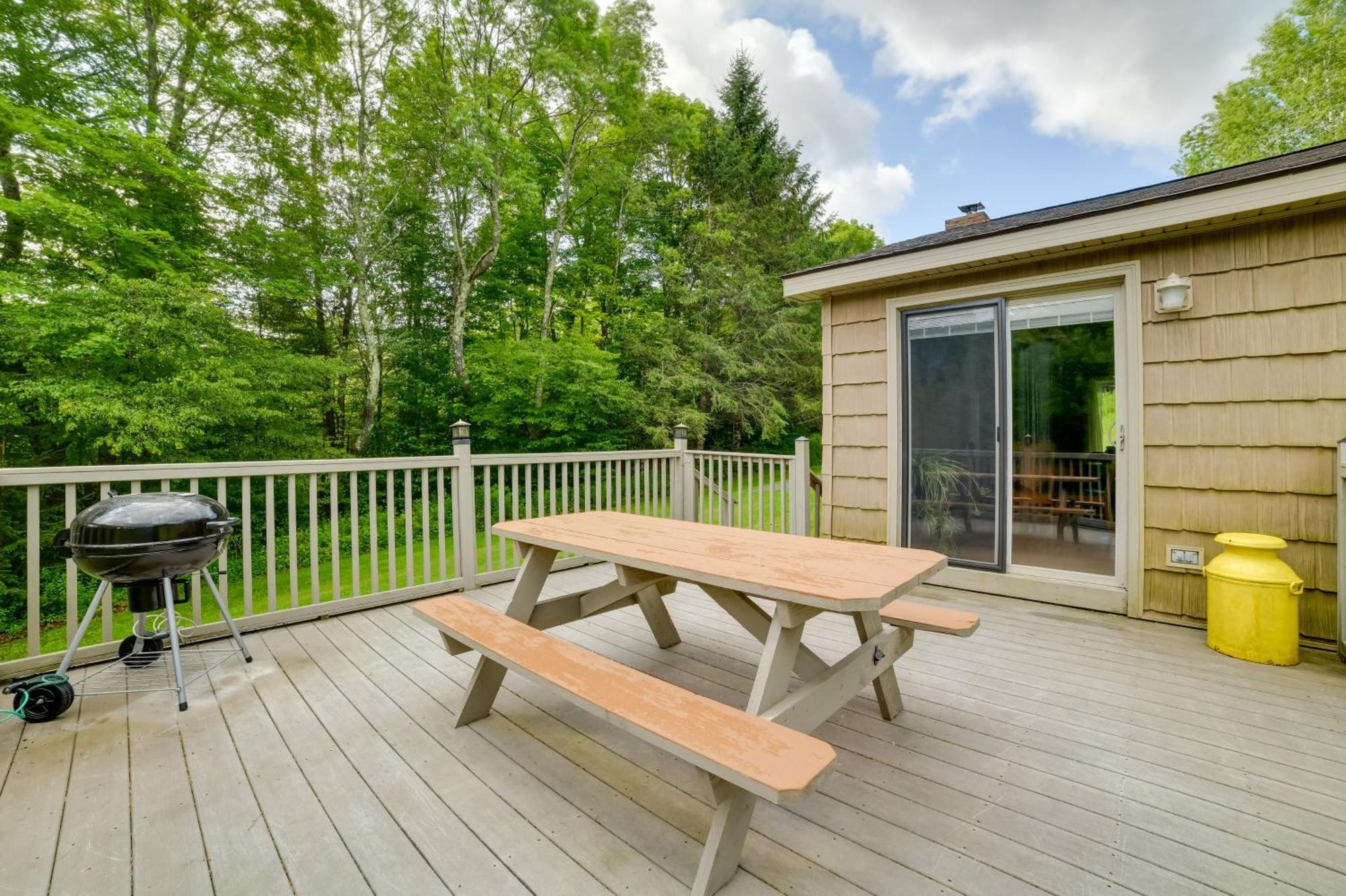Quiet Catskills Getaway With Deck And Mtn Views New Kingston Zewnętrze zdjęcie
