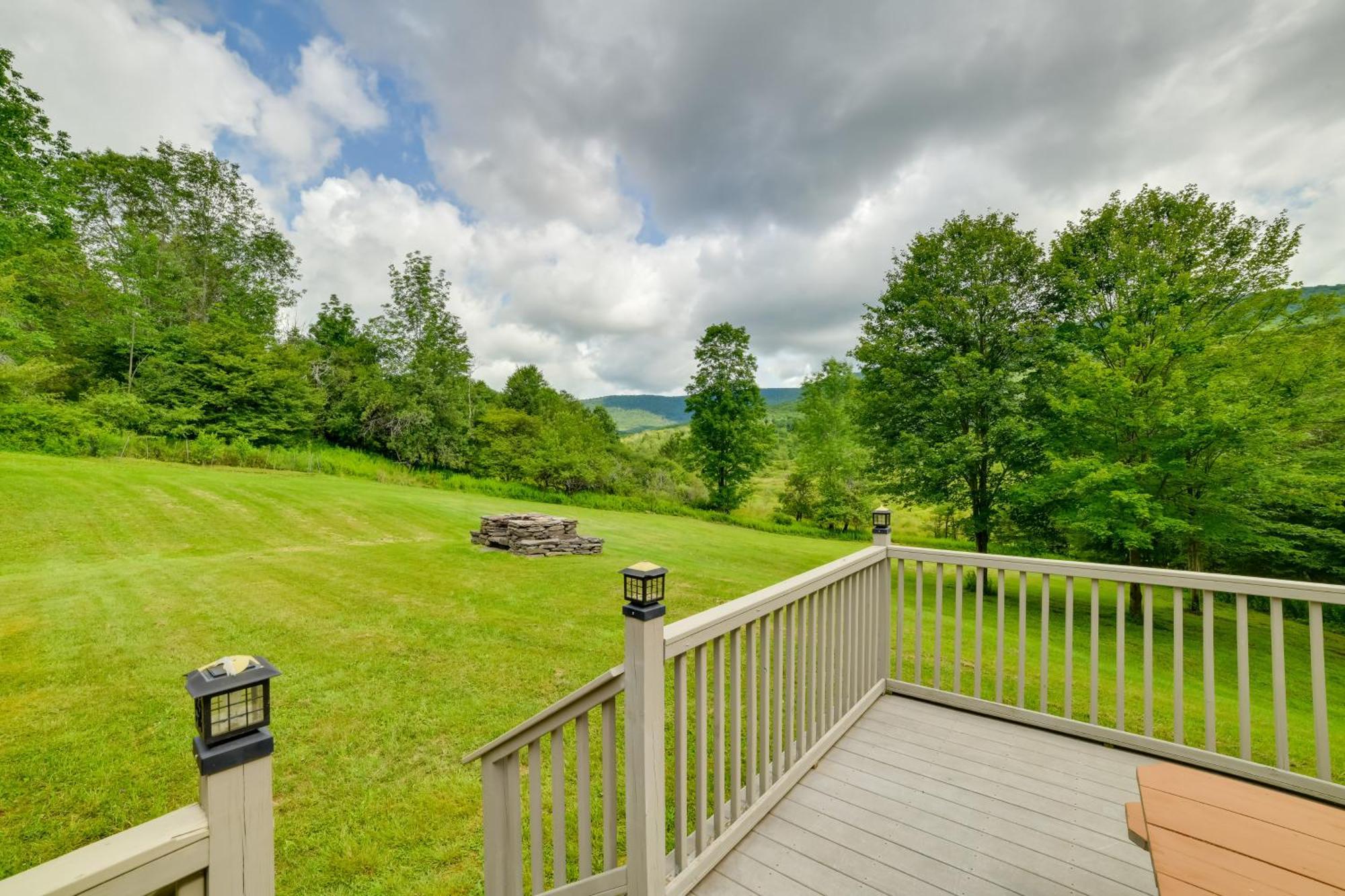 Quiet Catskills Getaway With Deck And Mtn Views New Kingston Zewnętrze zdjęcie